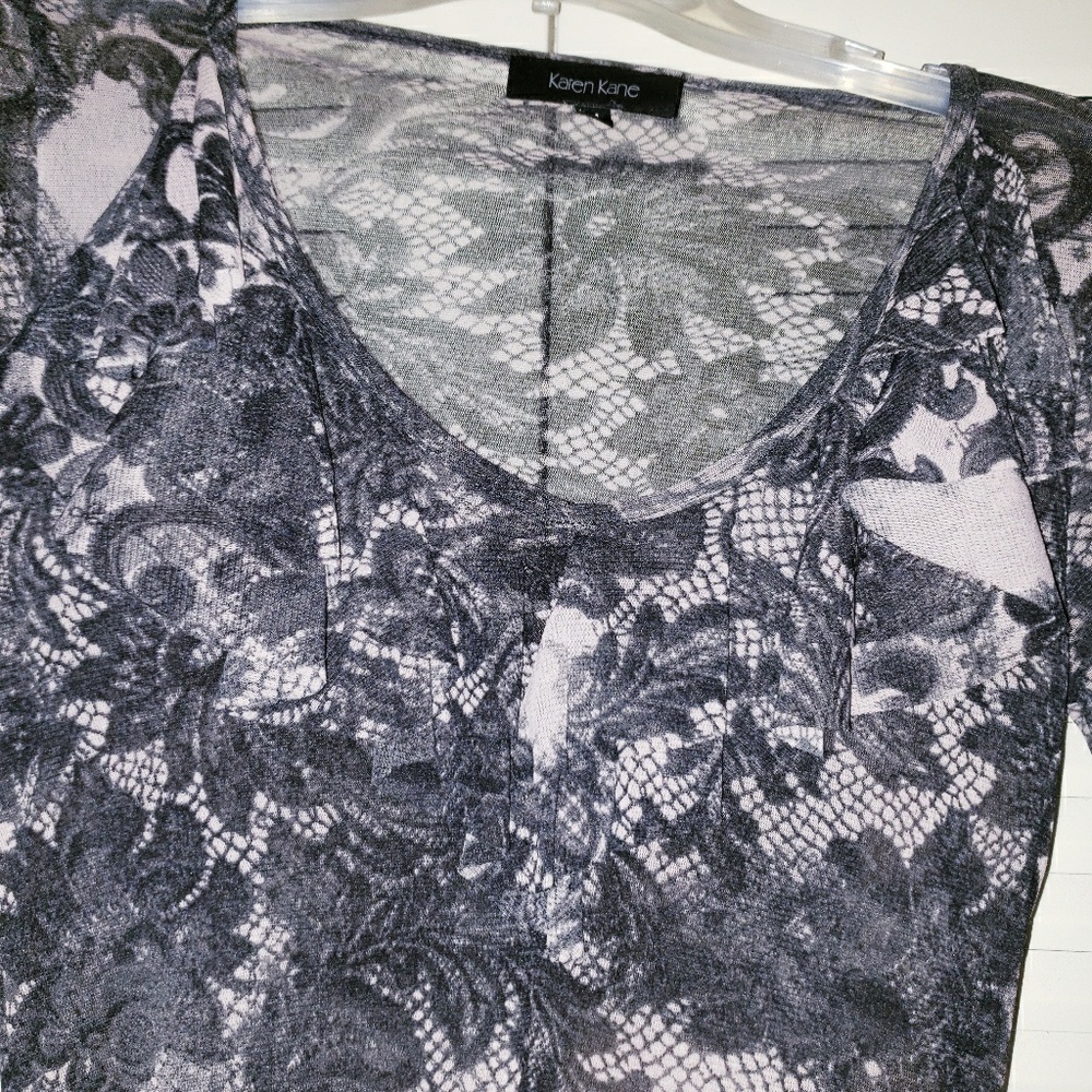 Karen Kane Mesh Lace Floral Design Long Sleeved Blouse - Picture 3 of 3